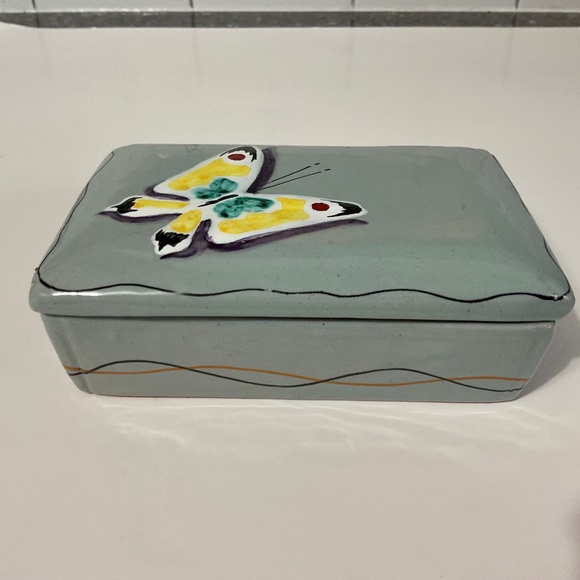 Majolica Ceramic Box with Lid Butterfly Decor Italy Mid Century Modern - Picture 1 of 10